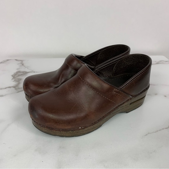 dansko doctor shoes